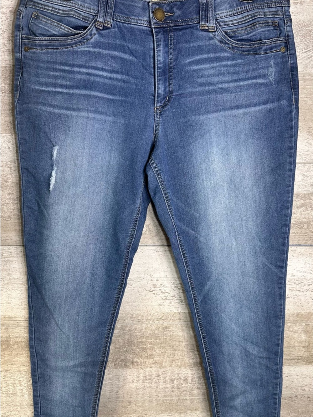 Democracy "Ab"solution Distressed Skinny Jeans - Medium Wash - Size 22W